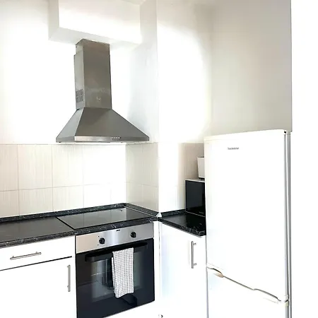 アパート Prime - Modern 3 Bedroom Family & Parking Included ブダペスト