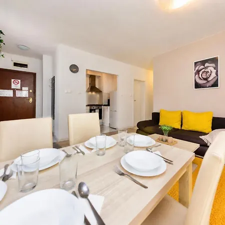 Prime - Modern 3 Bedroom Family & Parking Included * ブダペスト
