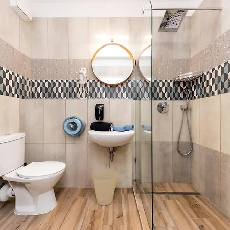 Prime - Modern 3 Bedroom Family & Parking Included ブダペスト